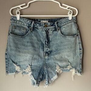 GOOD AMERICAN Women’s Bombshell Cutoff Distressed Denim Shorts